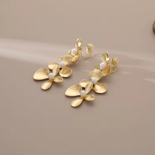 Elegant Gold Flower Drop Earrings