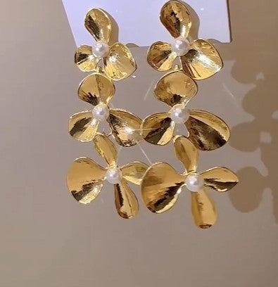 Elegant Gold Flower Drop Earrings